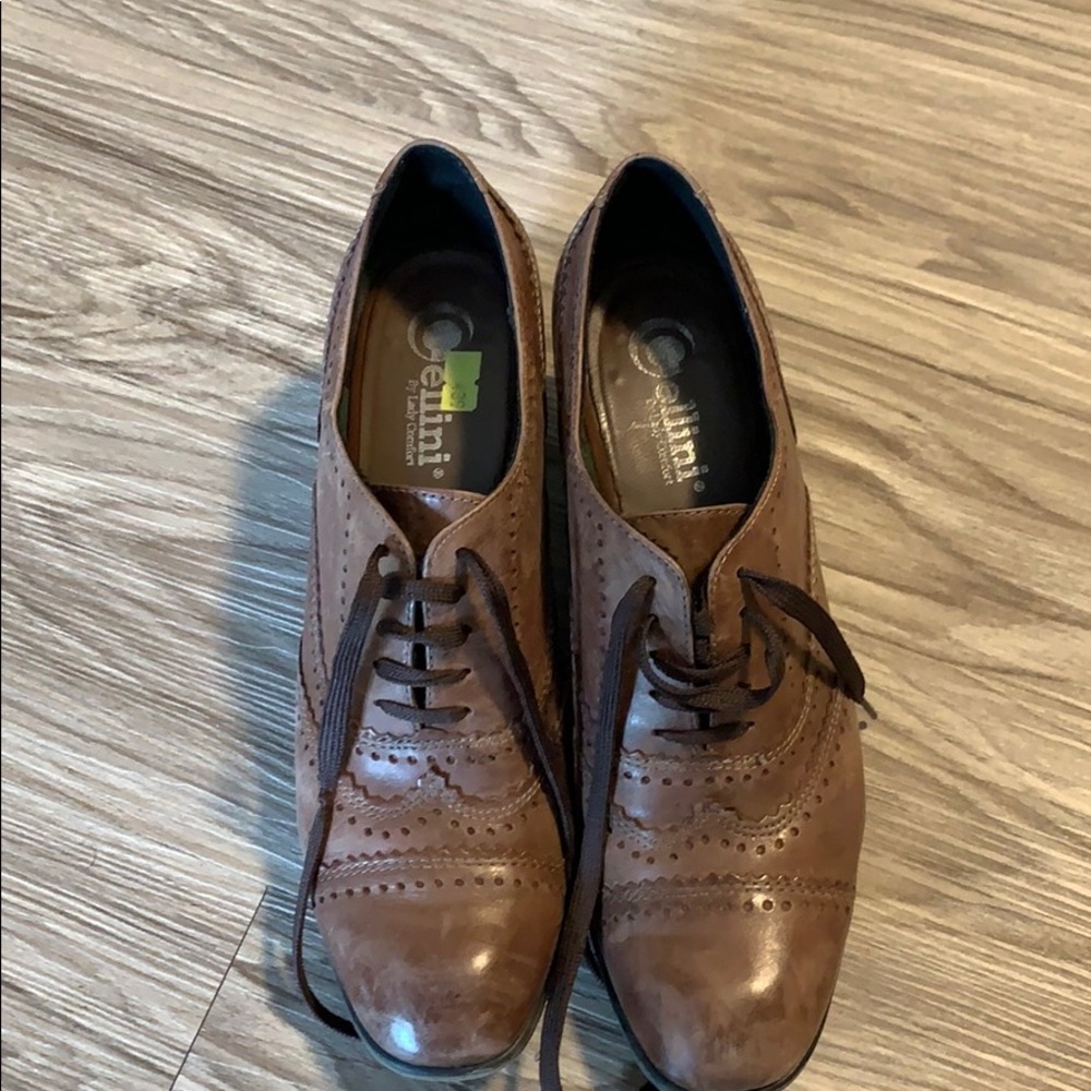 Brown mini boot with laces